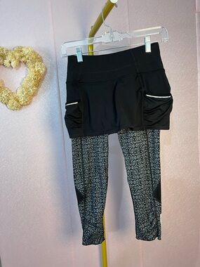 Athleta Black Skirted Capri Joggers with Printed Leggings